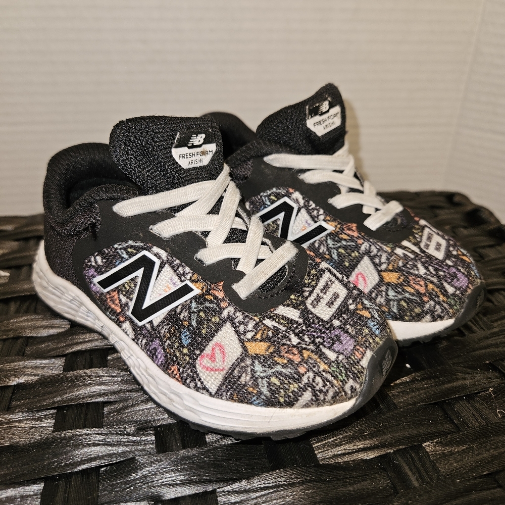 Kids New Balance‎ Fresh Foam Arishi Black Graphic Print Sneakers Shoes Size 7